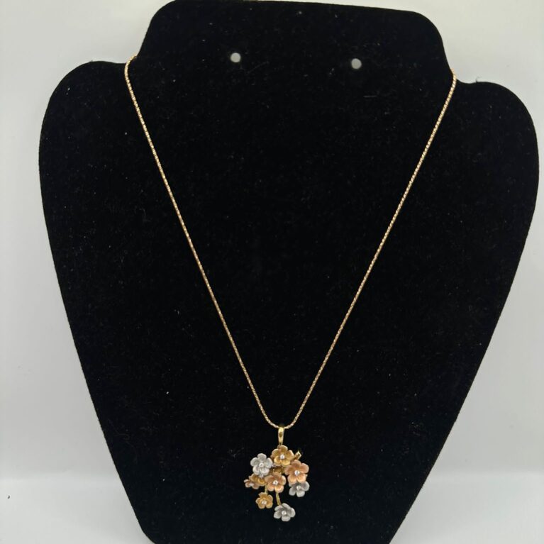 Floral 18KT Gold Diamond Pendant with Chain
